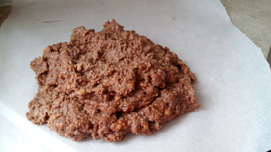 Бисквитен салам с домашни бисквити, орехи и шоколад-Стъпка-8070